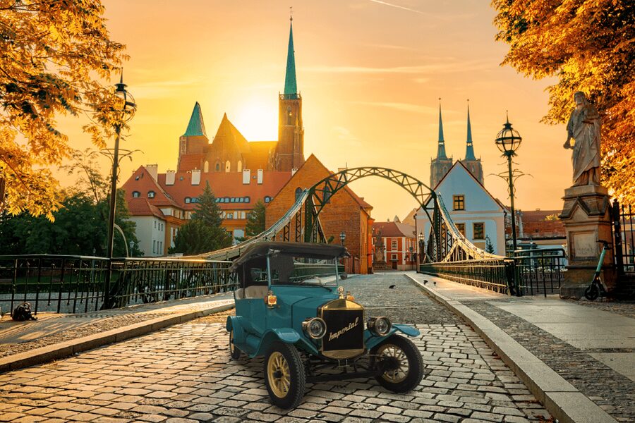 Wrocław: Tour of the Old Town in an Imperial E-car - Key points to know before you book