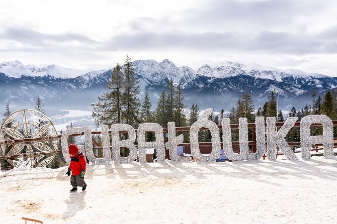 Zakopane and Hot Springs from Krakow Full-Day Tour - Chochołów: wooden houses and Oscypek cheese