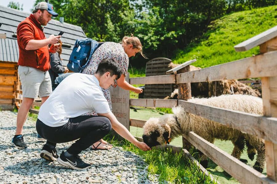 Zakopane & Tatra Mountains from Krakow – Guided Tour - Chochołów and the first taste of Highlander culture