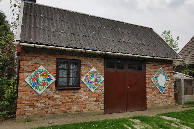 ZALIPIE - painted village, unique PRIVATE tour from Krakow - Exploring Zalipie’s painted homes and gardens